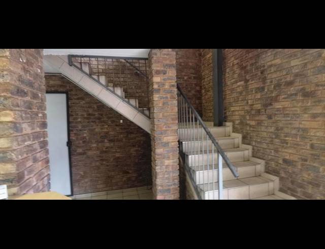 INDUSTRIAL PROPERTY TO RENT IN SILVERTONDALE